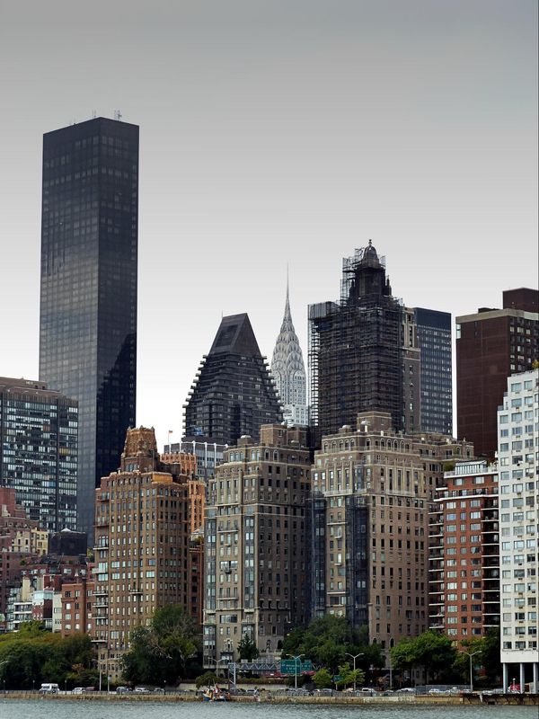 Vue sur Manhattan depuis Southpoint Park à Roosevelt Island New York
