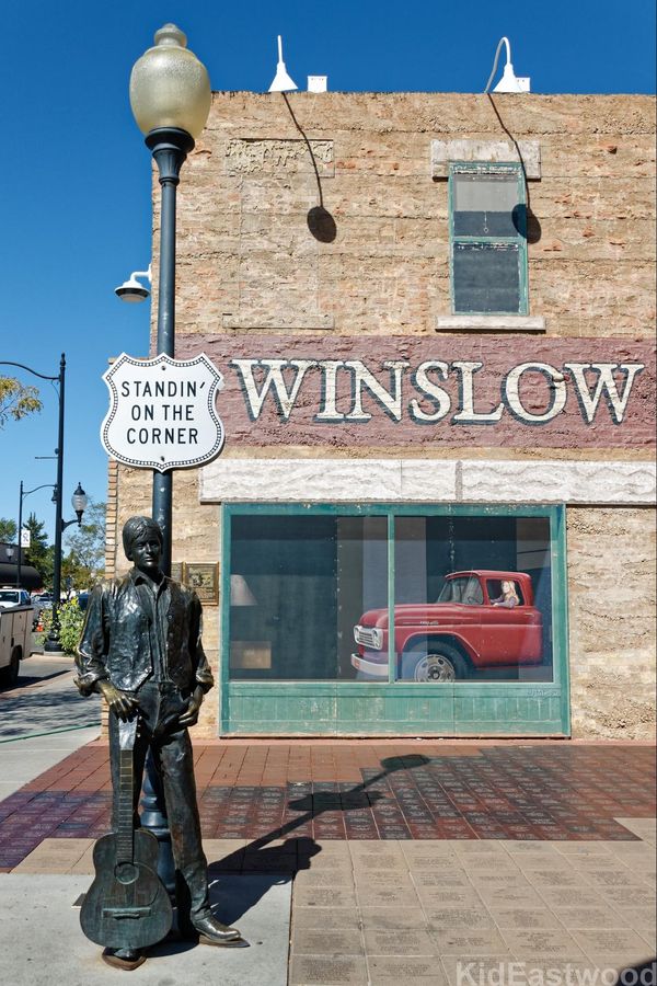 Statue bronze Standin' On The Corner Park Winslow Route 66 Arizona