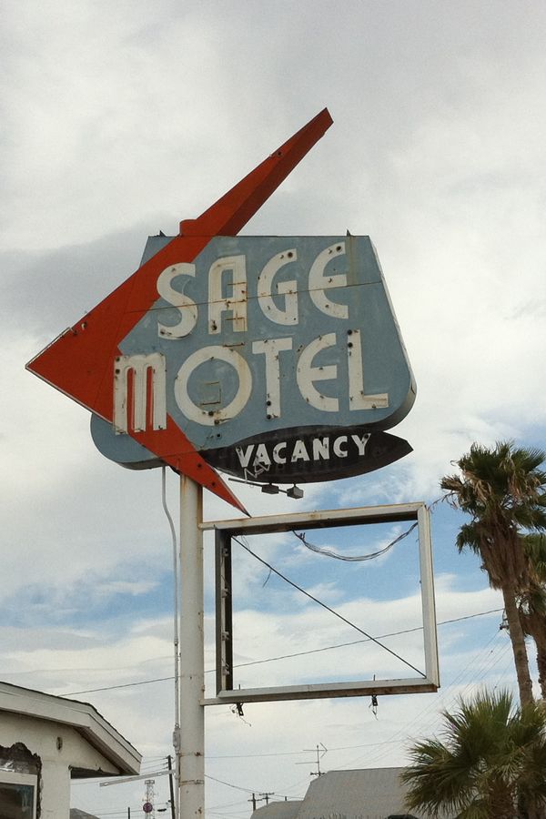 Enseigne Sage Motel Needles Route 66 Californie