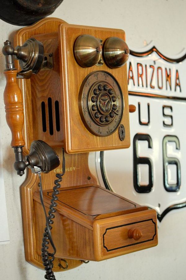 Vieux téléphone Eisler Brothers Old Riverton Store