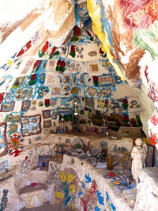 Hogan Salvation Mountain