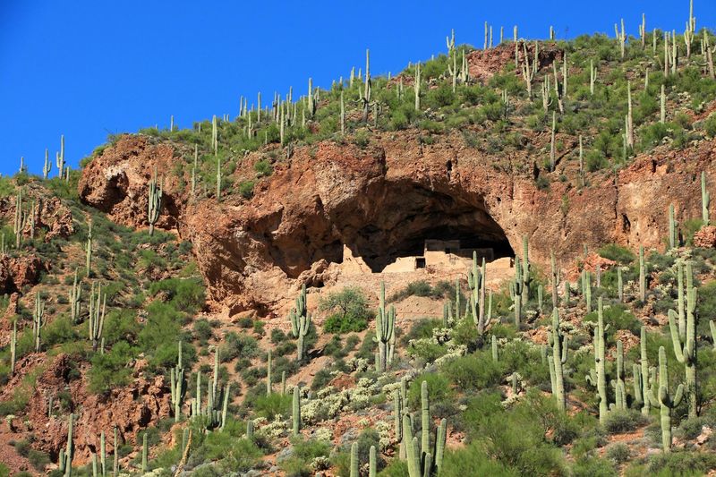 Habitations troglodytes amérindiennes dans Tonto National Monument