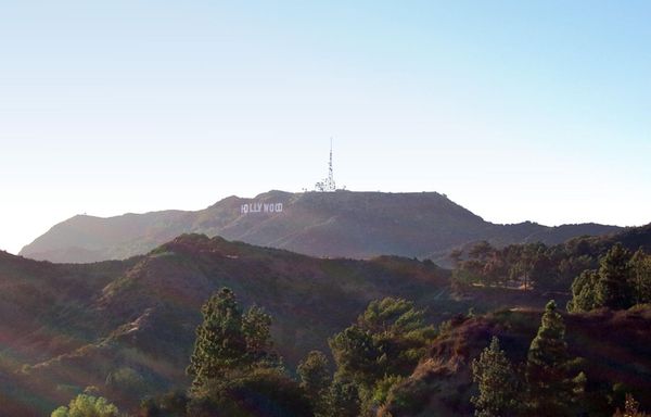 Hollywood Sign vu depuis l'esplanade du Griffith Observatory