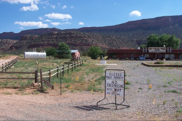Fry Canyon Lodge en 2008 UT-95