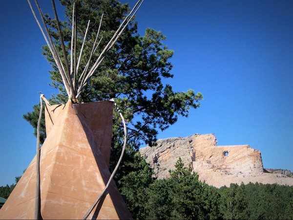 Tente indienne et Crazy Horse Memorial