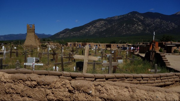Ancienne église et cimetière Taos Pueblo