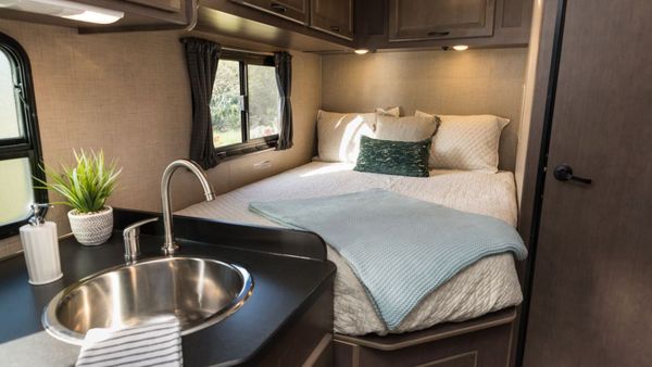 Cruise America C25