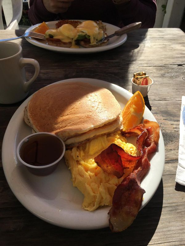 Breakfast au Redwood Café à Cambria, Californie